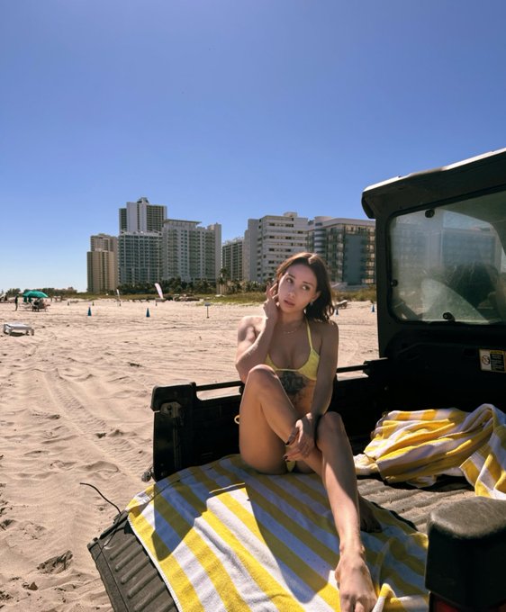 Watch Slay Kay's leaked NSFW photo on TwXstars