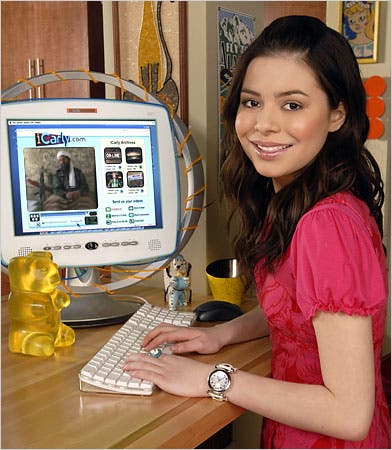 Stom_Bologna's tweet photo. One of my fav shows as a kid! #Nostalgia
 #Nickelodeon
 #iCarly https://t.co/w0lHWMcyH6