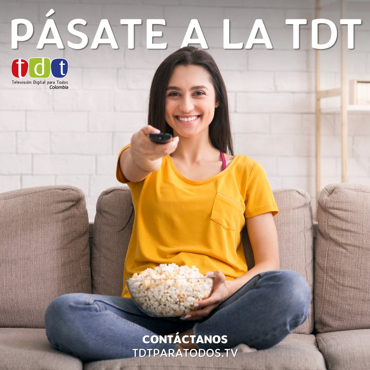 TDTColombiaTV's tweet photo. ¡TDT es calidad HD sin costo! Una señal con amplia cobertura 🇨🇴, un montón de canales 📺y fácil de instalar 😀. Pruébala y conoce todos sus beneficios.

➡️ Encuentra todo lo relacionado a la TDT
💻 https://t.co/owKlSMnkZc
📱 https://t.co/RkBqY2orpz