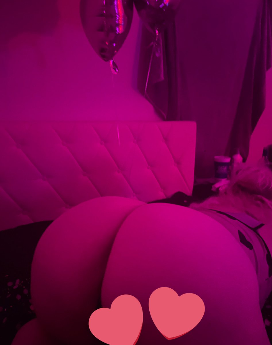 luvvthicknatt0's tweet photo. Come show me some love daddy😘 Content deals all day😏 
#bigtits #fatass #getnasty #nsfw #contentseller #contentbuyers https://t.co/nr4rI7cPO6