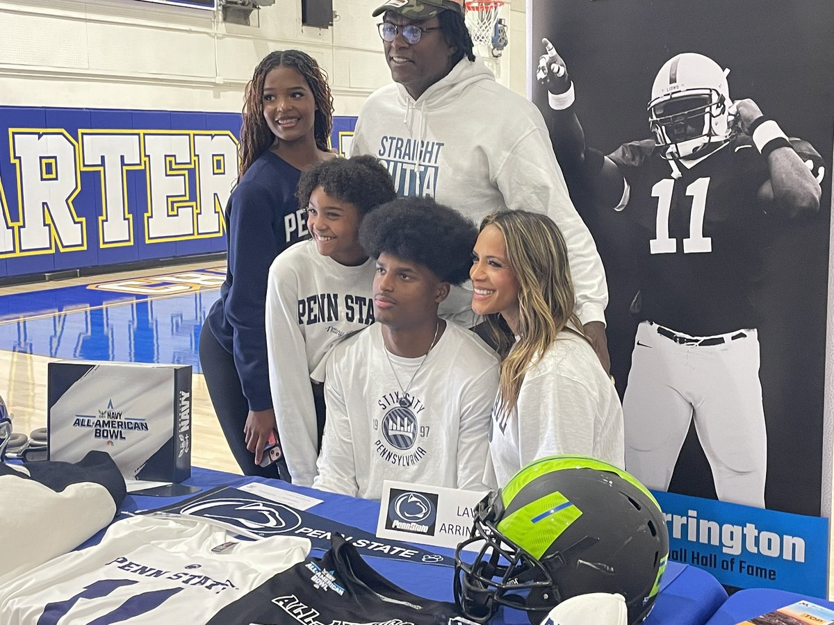 Fred J. Robledo 👨🏻💻 (@sgvnsports) on Twitter photo LaVar Arrington Jr with family on National Signing Day after signing with <a href="/PennStateFball/">Penn State Football</a> LaVar Arrington Jr with family on National Signing Day after signing with <a href="/PennStateFball/">Penn State Football</a>