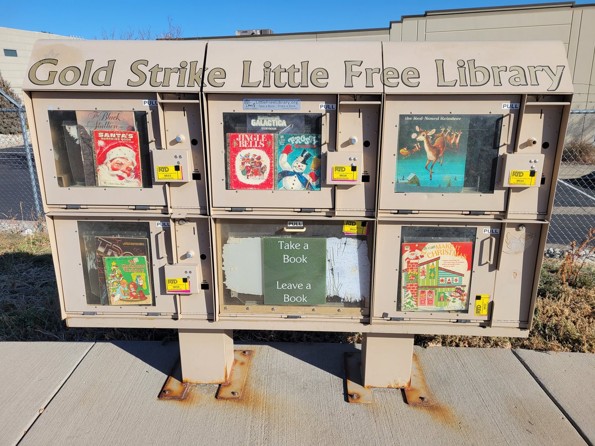 It's a lovely lovely day to give Gold Strike a Christmas theme, refill, and clean graffiti off her.