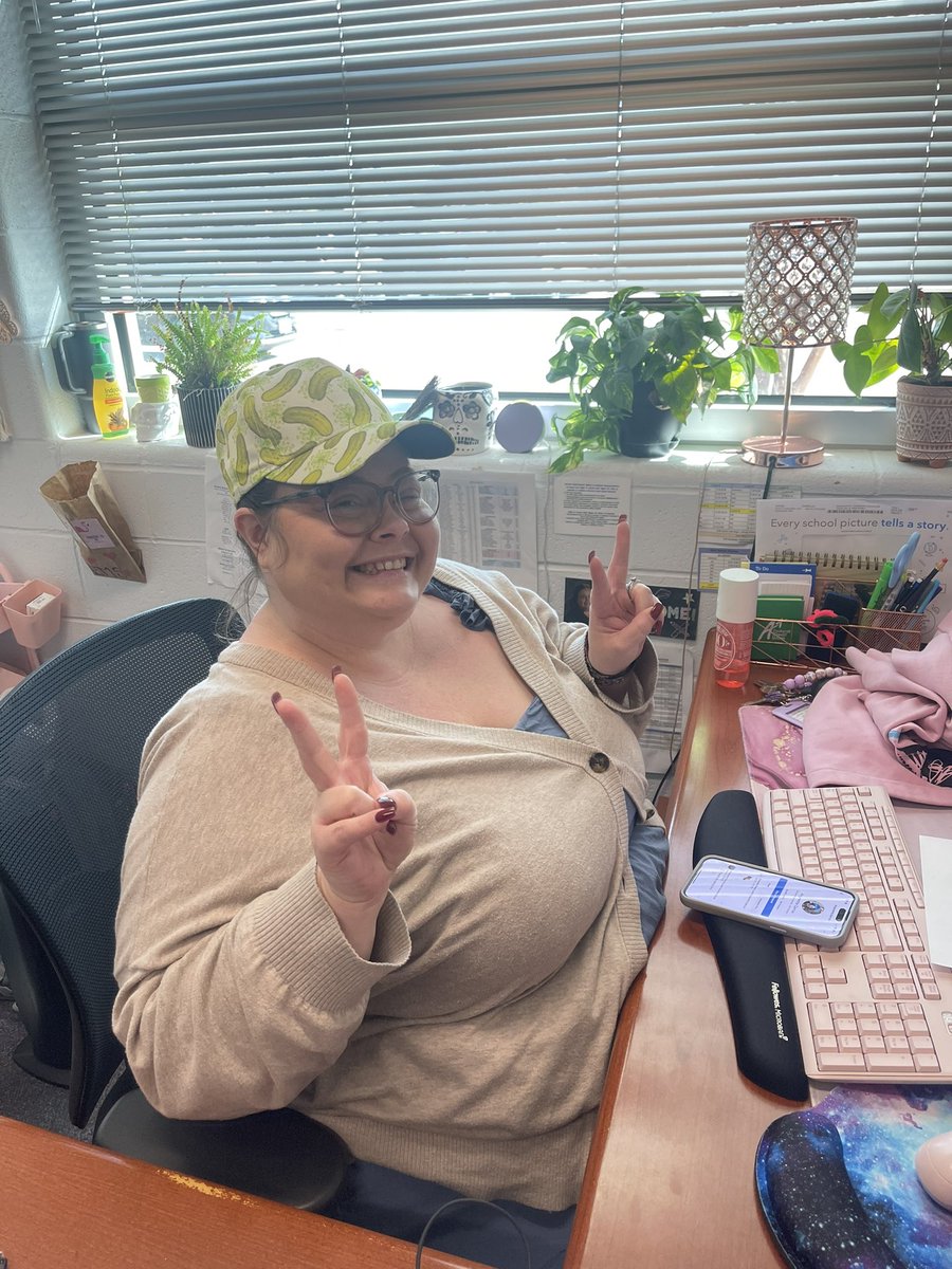 Celebrations and recognitions matter! Each week <a href="/ELGINISD_EMS/">Elgin Middle School</a> leadership team passes The Big Dill of the Week hat on to a member that put in the work for our school and our kids!! <a href="/creswell_shawn/">Shawn Creswell</a> <a href="/SolutionTree/">Solution Tree</a> #PLCAcademy #SomethingToCheerAbout