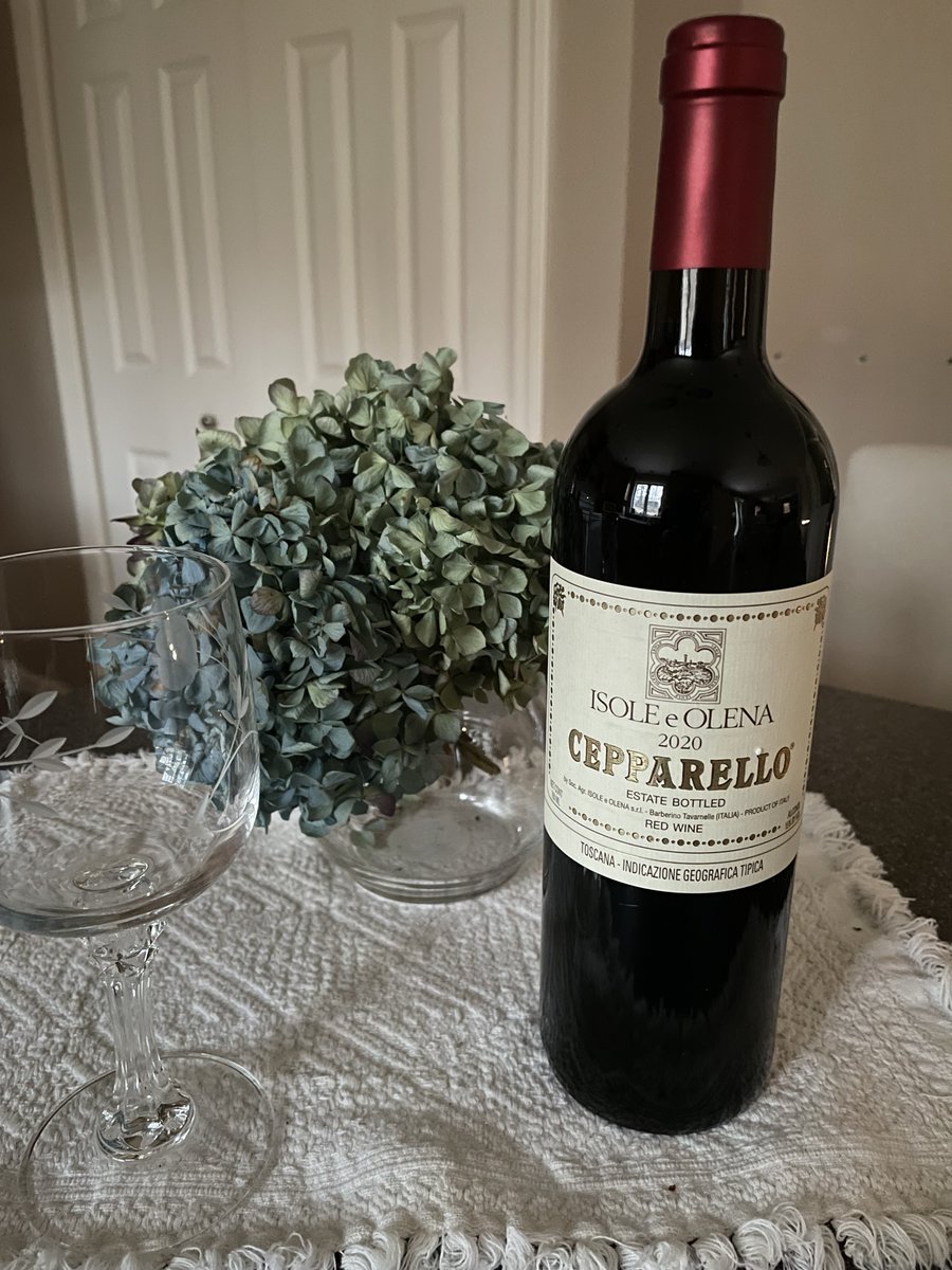 Al Vuona (@alvuona) on Twitter photo Isole e Olena: 2020 Cepparello, Italy. Deep ruby in color with aromas of wild berries, cherries along with hints of spice. On the palate red cherries with savory acidity and soft tannins. A great holiday wine.
alvuona@wicn.org Isole e Olena: 2020 Cepparello, Italy. Deep ruby in color with aromas of wild berries, cherries along with hints of spice. On the palate red cherries with savory acidity and soft tannins. A great holiday wine.
alvuona@wicn.org
