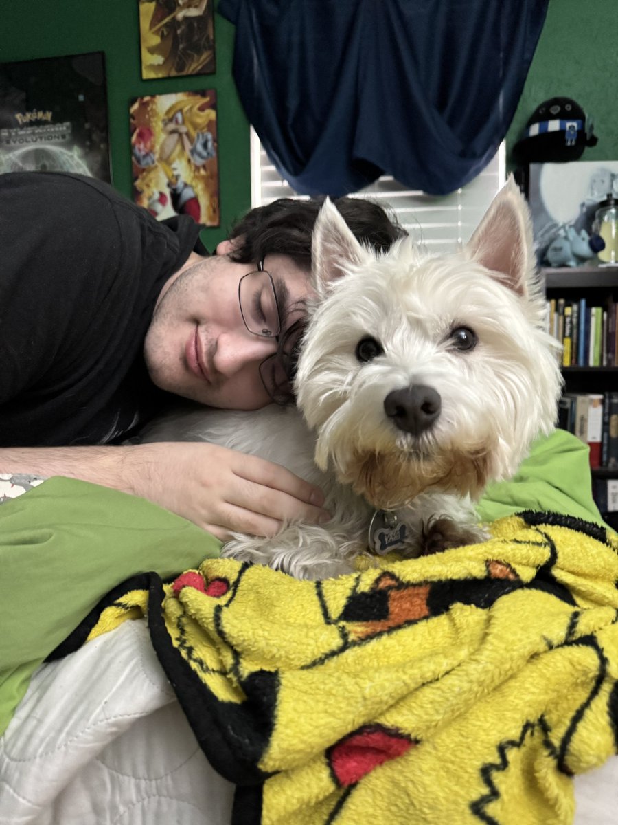 Hey Pal’s Hope you’re having a wonderful Wednesday 😊 It’s cold &amp; raining here so I’m spending lots of time snuggling. Didn’t even get up for breakfast.