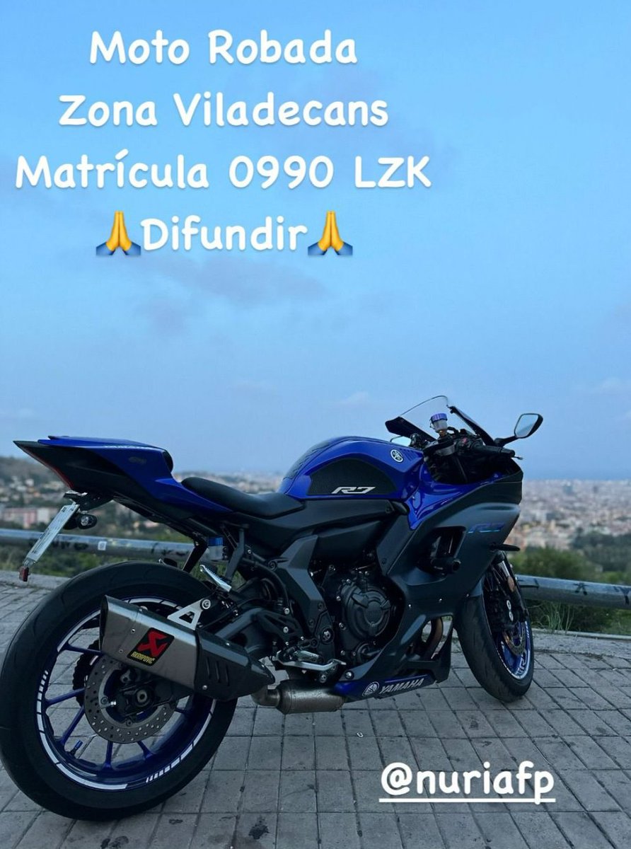 Podéis darle difusión, por favor ? 
Han robado esta #moto durante el día en un parking de #Viladecans
Cualquier información sería de gran ayuda. 
Muchas Gracias !!!!