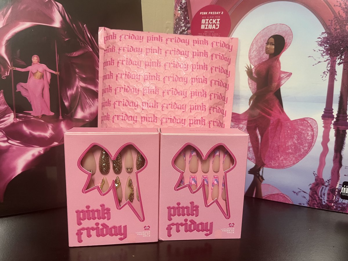 BadGirlChunLi's tweet photo. .@NICKIMINAJ thank you so much. The @pinkfridaynails you sent me for my birthday have arrived! ๐ฅณ๐
๐พ Theyโre so pretty and I canโt wait to try them on. Youโve blessed me so much this year.๐ฉท Thank you Queen.๐ซถ๐พ #pinkfridaynails #PFNails
Thank you to @celebslovenicki. I didnโt know I could choose two sets of nails along with the merch and he made sure I knew.๐ซถ๐พ