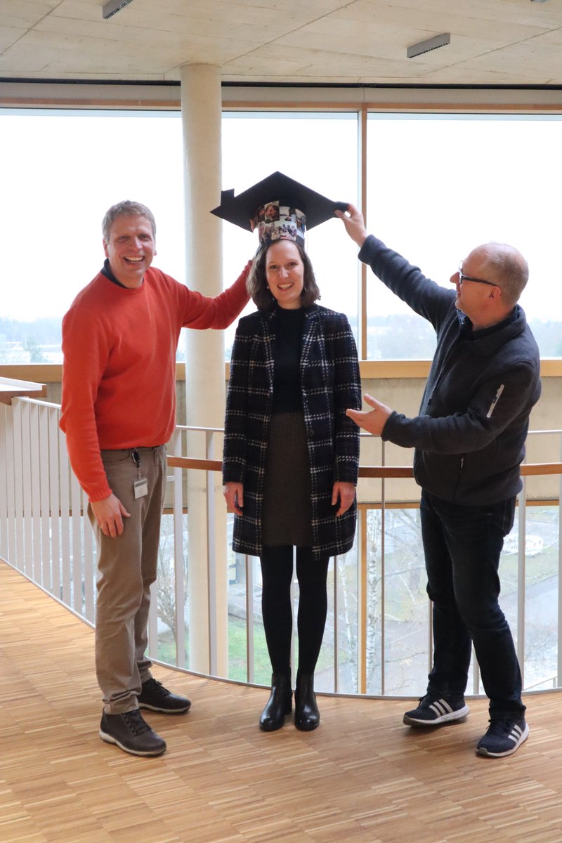 PioneerCampus @HelmholtzMunich (@pioneercampus) on Twitter photo Congratulations, Caroline Remmert - PhD with flying colors🎇 <a href="/PioneerCampus/">PioneerCampus @HelmholtzMunich</a> <a href="/Meier_Lab/">Meier Lab - MiBioEng @ HPC</a>
First PhD defense in the new building - ready for many more successful projects and graduations.
What it all was about? Check here:
cell.com/cell-reports/f…
star-protocols.cell.com/protocols/3708 Congratulations, Caroline Remmert - PhD with flying colors🎇 <a href="/PioneerCampus/">PioneerCampus @HelmholtzMunich</a> <a href="/Meier_Lab/">Meier Lab - MiBioEng @ HPC</a>
First PhD defense in the new building - ready for many more successful projects and graduations.
What it all was about? Check here:
cell.com/cell-reports/f…
star-protocols.cell.com/protocols/3708