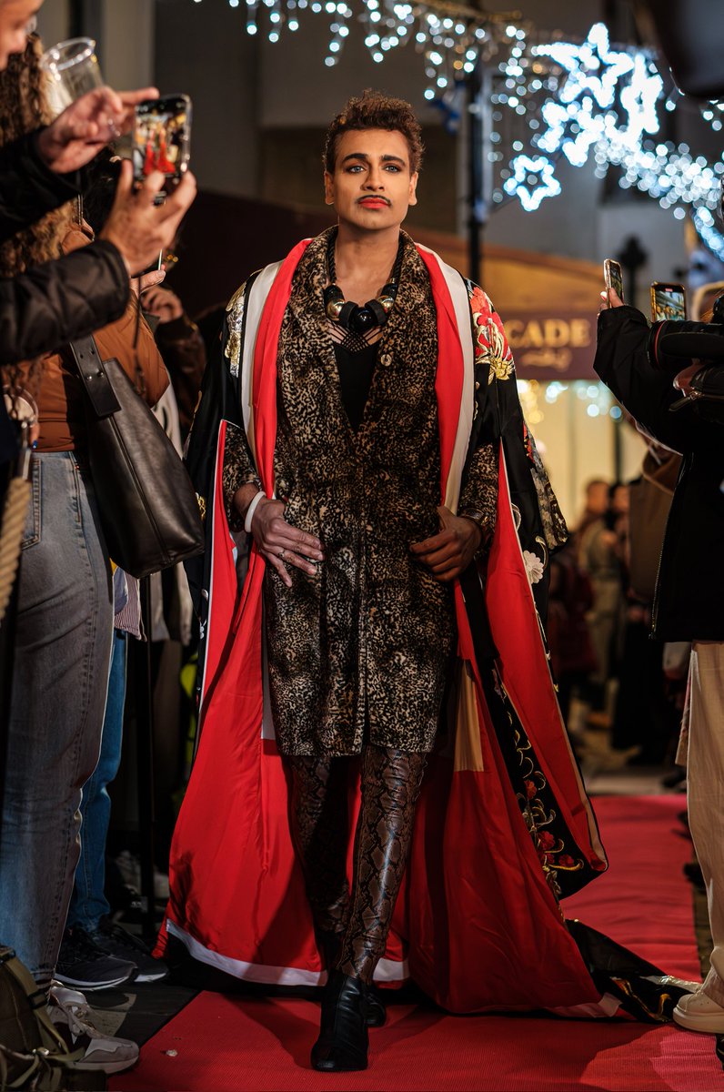 Kimono Fashion
<a href="/ezenjapan/">info@ezen.co.uk</a> ##camdenpassage #Fashion Show 2024
Stylist Pat Little 
Fashion Photography <a href="/ChrisDawPhoto/">Christopher Daw</a> 

#mrfabulousofficial #kimonoちゃん #kimono #KimonoStyle