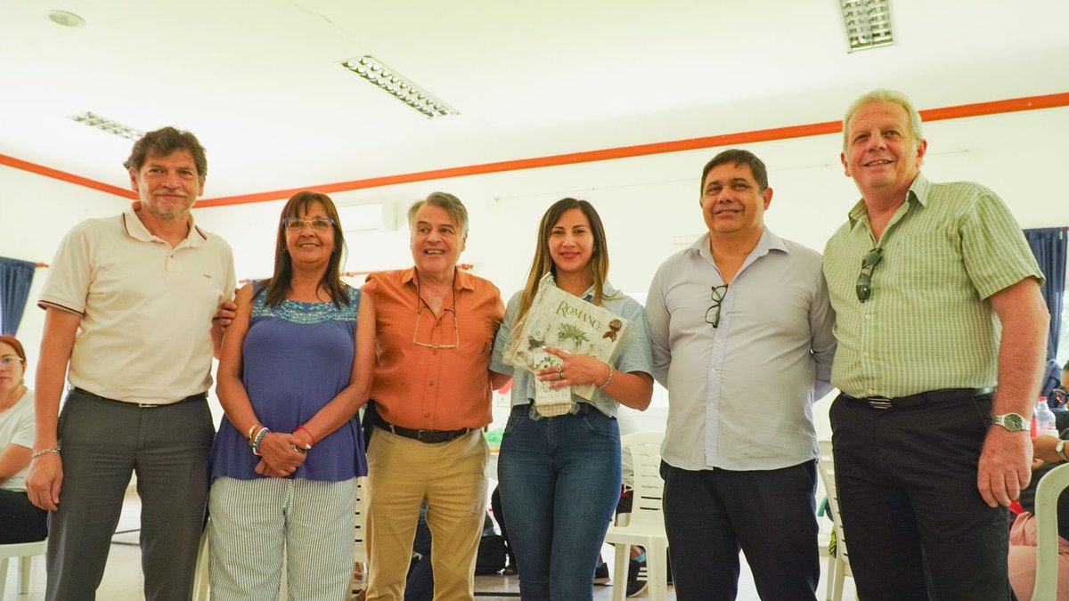 SomosUnsa's tweet photo. Nos reunimos en el camping de AMUNSa para compartir un almuerzo con trabajadores de Extensión, agradeciendo su compromiso y celebrando el cierre del 2024 con 47 Centros de Extensión en toda Salta. ¡Felicidades! https://t.co/nrF7w5pSai