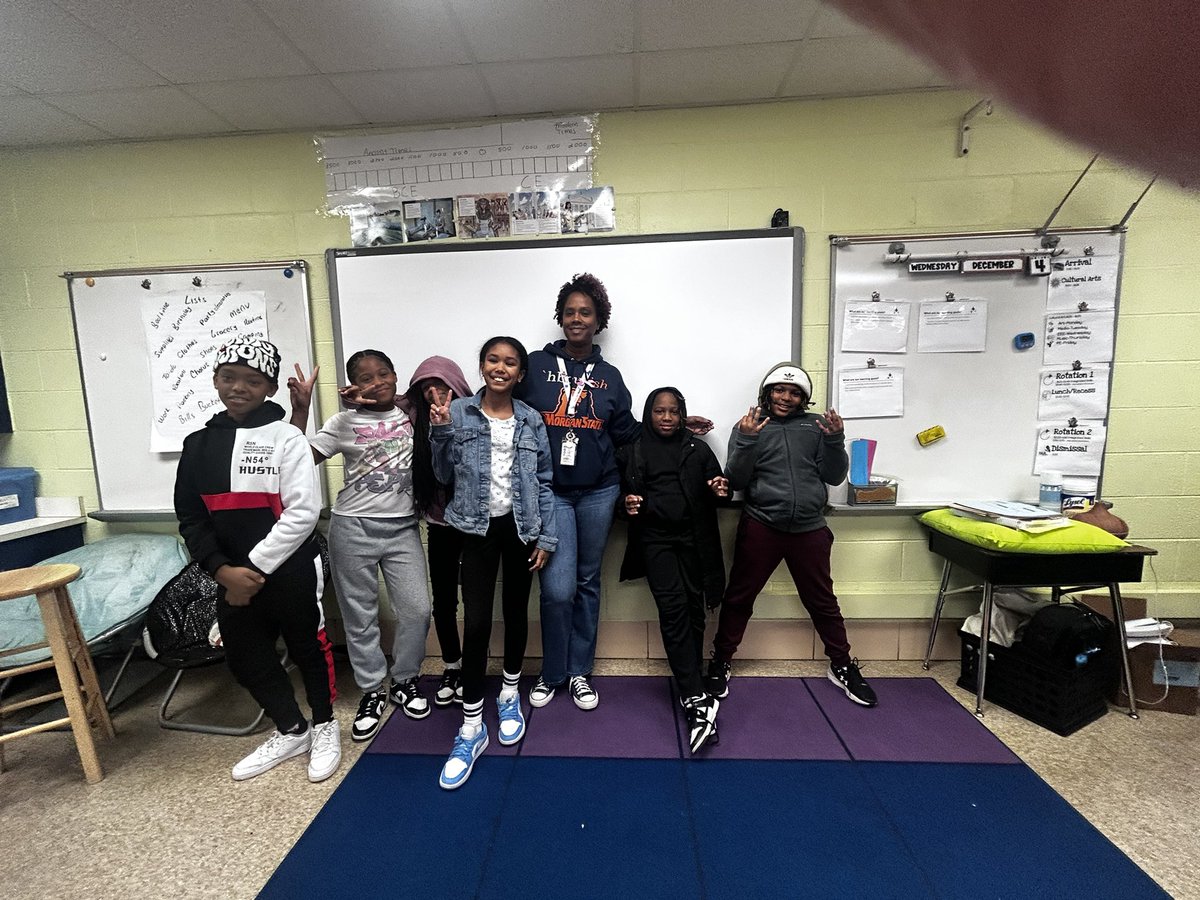 SevernESAACPS's tweet photo. Lunch bunch fun! #WeLoveOurKids https://t.co/7MOd5B1cKq