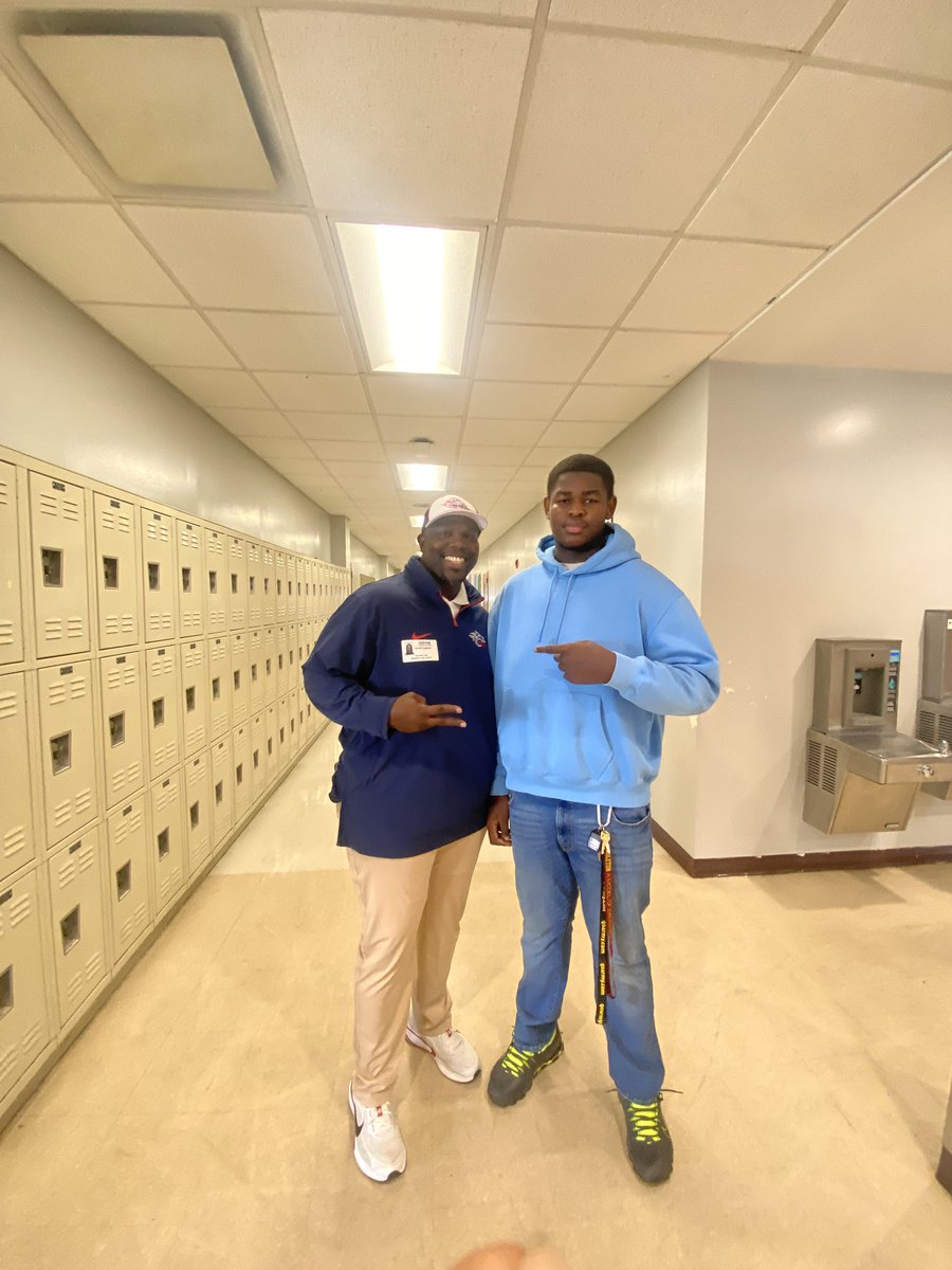 Fleu-Woodlet Fleurcius (@fleufleurcius) on Twitter photo Big thanks to <a href="/CoachCogmon/">Jerrell Cogmon</a> for coming to talk to me had a great conversation #GoDragons🐉
<a href="/CoachC813/">Coach Courtney 813</a> <a href="/MHSFootballFL/">MiddletonFootball</a> Big thanks to <a href="/CoachCogmon/">Jerrell Cogmon</a> for coming to talk to me had a great conversation #GoDragons🐉
<a href="/CoachC813/">Coach Courtney 813</a> <a href="/MHSFootballFL/">MiddletonFootball</a>