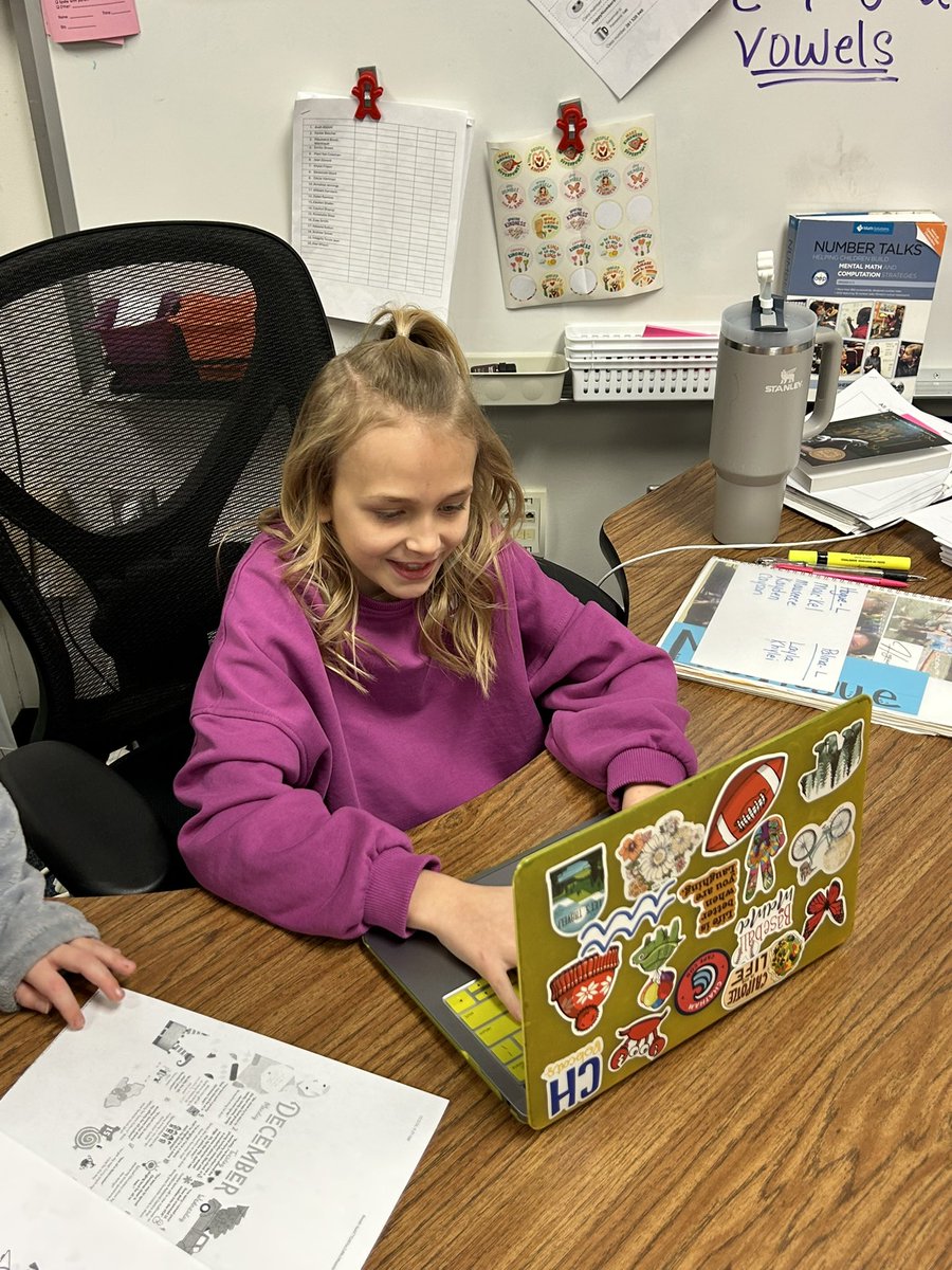 I know I have a real-life twin but I would say this young lady is a close second!! ☺️ Dress Like Your Favorite Teacher Day 💜

This former student not only got every detail, but as an added bonus her name is my daughter’s, too! <a href="/ChapelHillNKCSD/">Chapel Hill ES</a> <a href="/ChapelHillPTA/">Chapel Hill Elementary PTA</a>