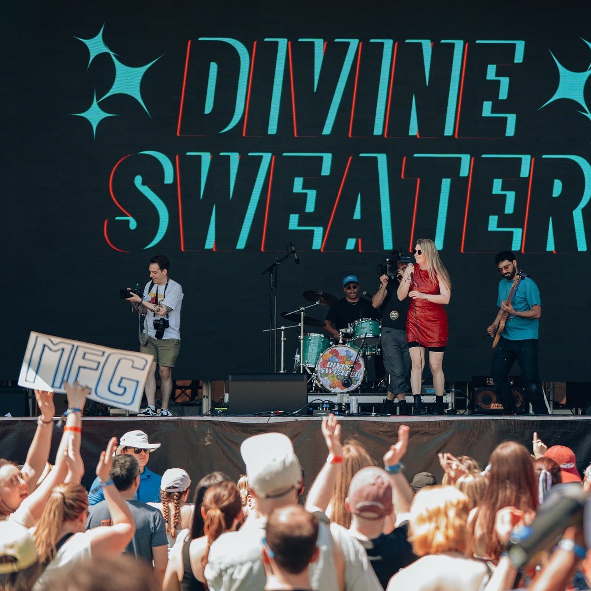 Divine Sweater (@divinesweater) on Twitter photo Truly grateful to anyone who listened to our little songs this year ❤️ We can’t do this without y’all so thank you for the support!! Currently planting the seeds for sweater world domination in 2025
📸 by <a href="/CamCavagnaro/">Cam Cavagnaro</a> Truly grateful to anyone who listened to our little songs this year ❤️ We can’t do this without y’all so thank you for the support!! Currently planting the seeds for sweater world domination in 2025
📸 by <a href="/CamCavagnaro/">Cam Cavagnaro</a>
