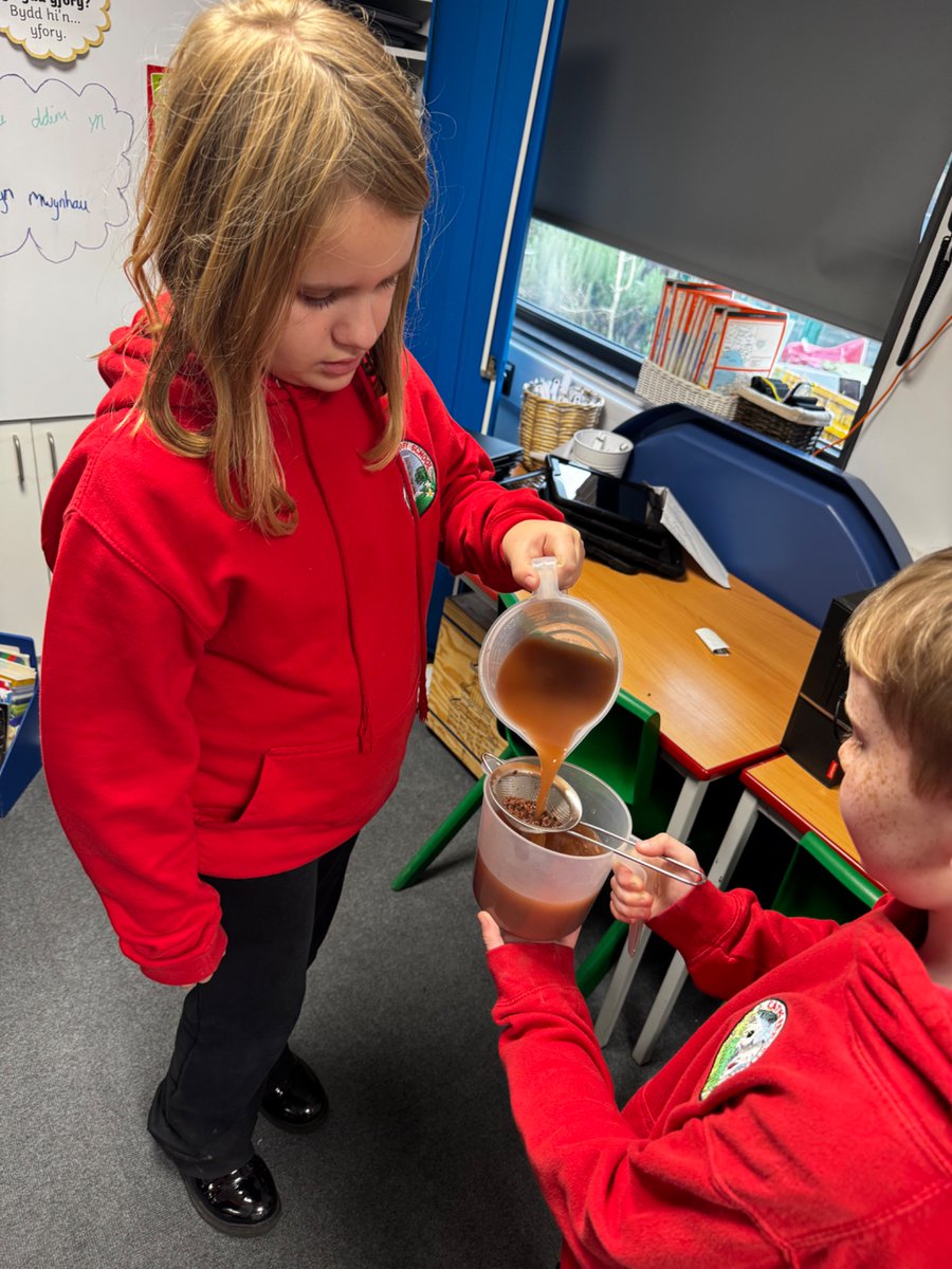 CatwgPrimary's tweet photo. Year 5 took part in a fantastic coffee βοΈ, cacao π« and deforestationπ³ workshop with @sizeofwales yesterday. #CatwgWellbeing #CatwgEco #CatwgFairtrade #CatwgNum https://t.co/2yjjn71j78