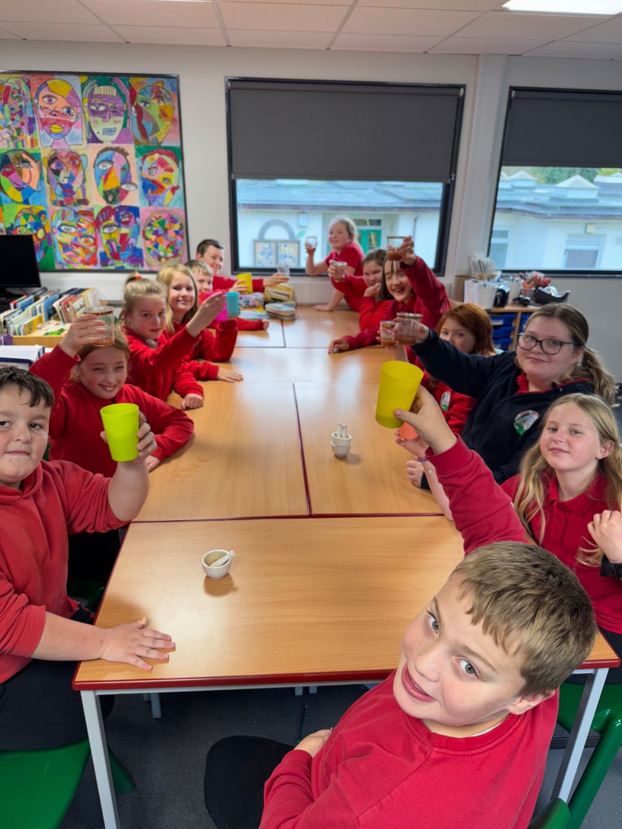 CatwgPrimary's tweet photo. Year 5 took part in a fantastic coffee βοΈ, cacao π« and deforestationπ³ workshop with @sizeofwales yesterday. #CatwgWellbeing #CatwgEco #CatwgFairtrade #CatwgNum https://t.co/2yjjn71j78