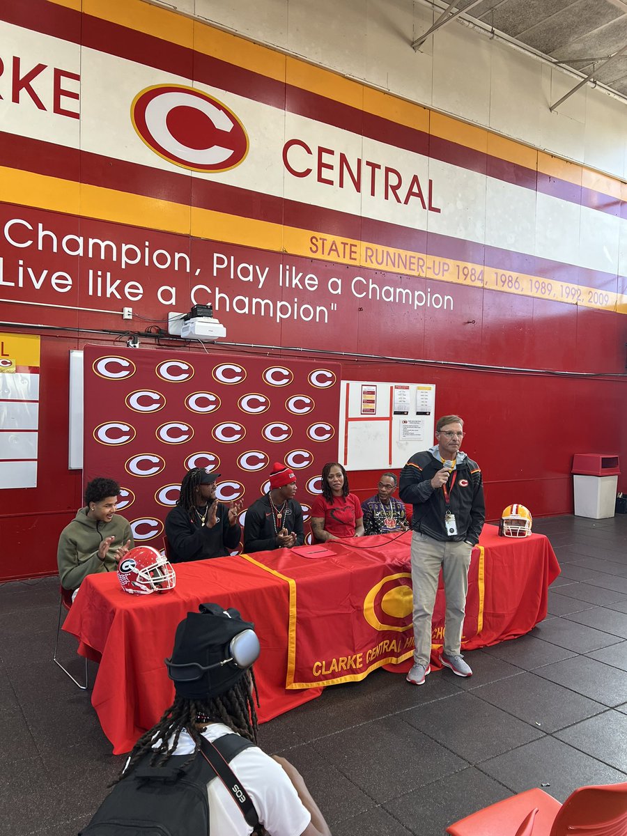 CCGladsFootball's tweet photo. Congratulations to @HezekiahMilled2 on signing to the University of Georgia! https://t.co/6iN6O9BM0e
