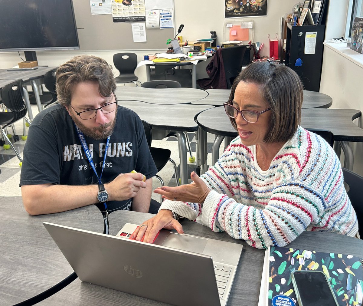 ArtsNOW1's tweet photo. The first semester of the Barrow County Schools residency is finishing strong! We are thrilled to have a high school cohort this year of 9 teachers from the Barrow Arts & Sciences Academy. Great work everyone!
#ArtsNOW #BASA #ArtsIntegration #CreativeClassrooms #Barrowbold https://t.co/9diyHlnFYl