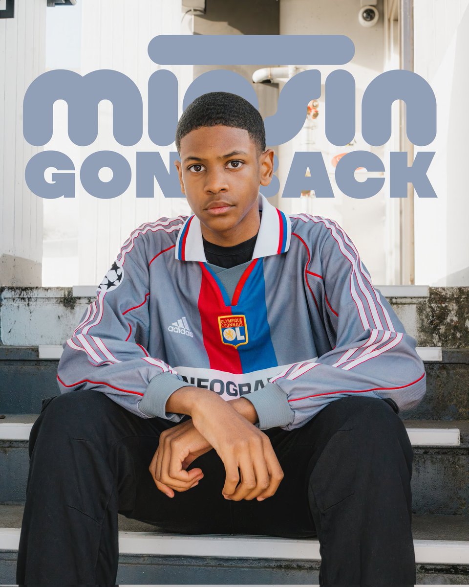 GonesRadioOff's tweet image. ⬇️ 𝗚𝗢𝗡𝗘𝗕𝗔𝗖𝗞 × 𝗠𝗜𝗔𝗦𝗜𝗡 : [Thread 📸]
𝙻’𝚑𝚘𝚖𝚖𝚊𝚐𝚎 à 𝚞𝚗𝚎 𝚜𝚘𝚒𝚛é𝚎 𝚕é𝚐𝚎𝚗𝚍𝚊𝚒𝚛𝚎.

Le 6 mars 2001, le jeune 𝗦𝗶𝗱𝗻𝗲𝘆 𝗚𝗼𝘃𝗼𝘂 entre dans la légende en inscrivant un doublé mémorable face au Bayern Munich en Champions League. 

[📸🎥 @_IdeaLess]