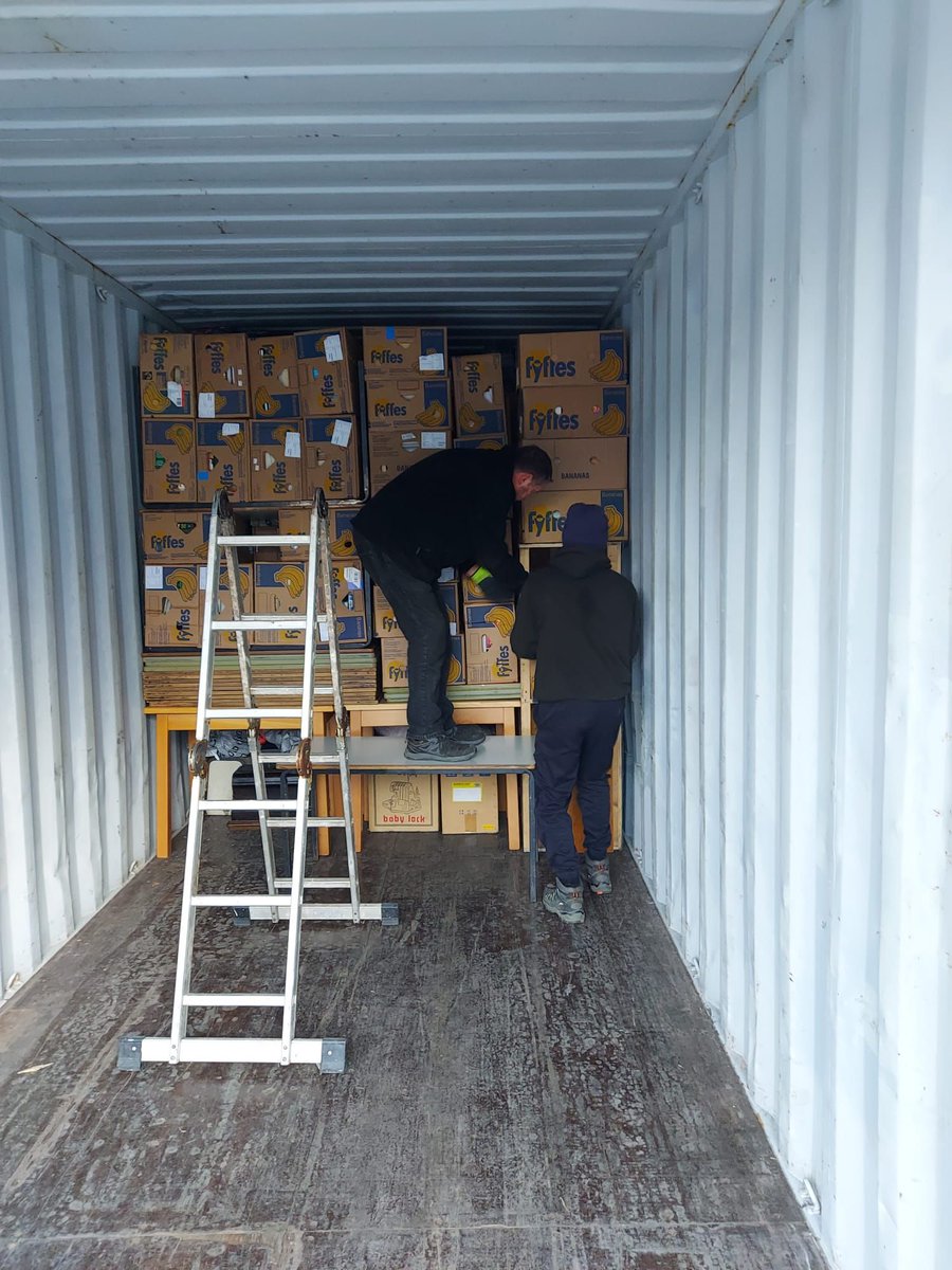 CycleOfGoodUK's tweet image. Last container of the year, we managed to squeeze one in before Christmas. 
Packing at its best! Thanks to everyone that made this possible.🚛
cycleofgood.com
buff.ly/3ZiN3VS
#PackedToPerfection #Donations #Volunteers