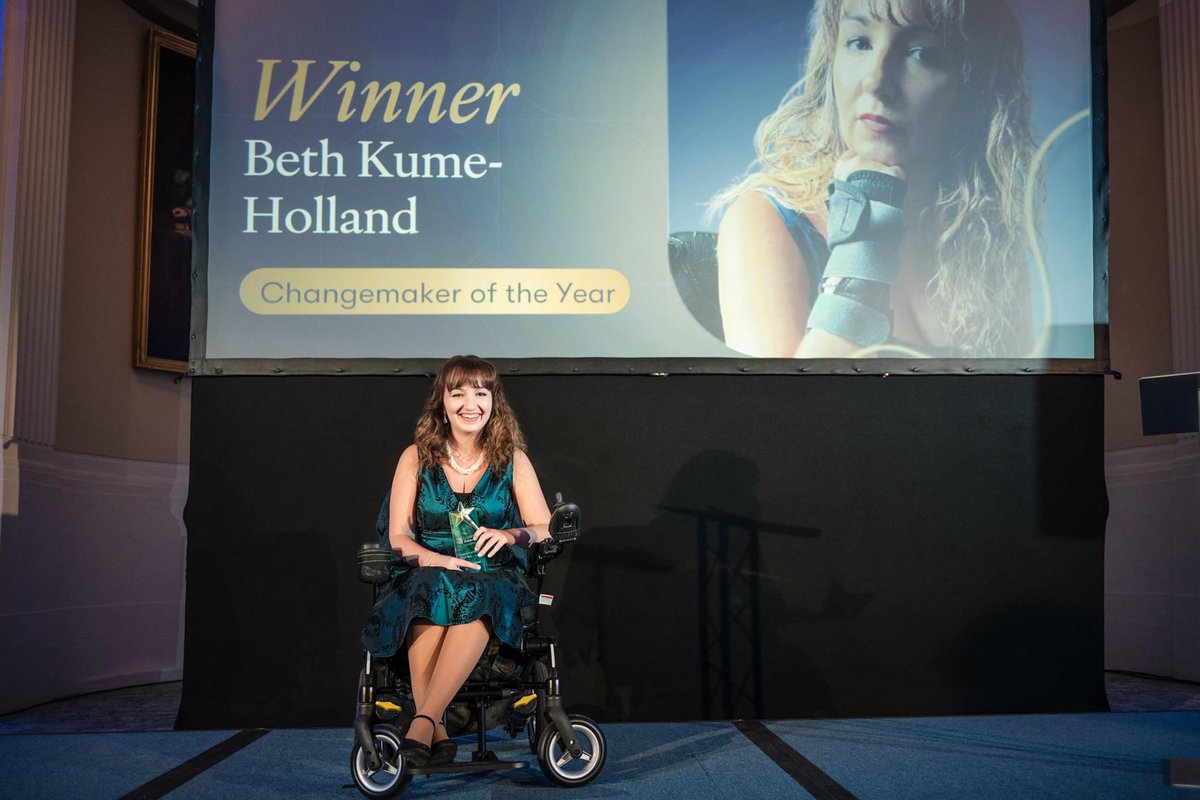 Pembroke College (@pembrokeoxford) on Twitter photo 👏 We are thrilled to extend our warm congratulations to alumna <a href="/BethKumeHolland/">Beth Kume-Holland</a> who has been listed in the Shaw Trust Disability Power 100 for 2024 and won the Changemaker of the Year award at the Foundervine Future Awards! 🏆
Find out more here: pmb.ox.ac.uk/news/alumna-be… 👏 We are thrilled to extend our warm congratulations to alumna <a href="/BethKumeHolland/">Beth Kume-Holland</a> who has been listed in the Shaw Trust Disability Power 100 for 2024 and won the Changemaker of the Year award at the Foundervine Future Awards! 🏆
Find out more here: pmb.ox.ac.uk/news/alumna-be…