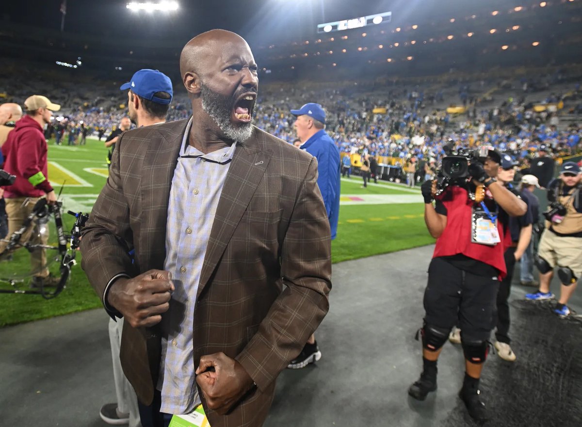 Brad Holmes is the BEST GM in the NFL

#Lions STARTING draft picks since 2021:

2024 -- Terrion Arnold (1st)
2023 -- Jahmyr Gibbs (1st) 
2023 -- Jack Campbell (1st)
2023 -- Sam LaPorta (2nd)
2023 -- Brian Branch (2nd)
2022 -- Aidan Hutchinson (1st)
2022 -- Jameson Williams (1st)