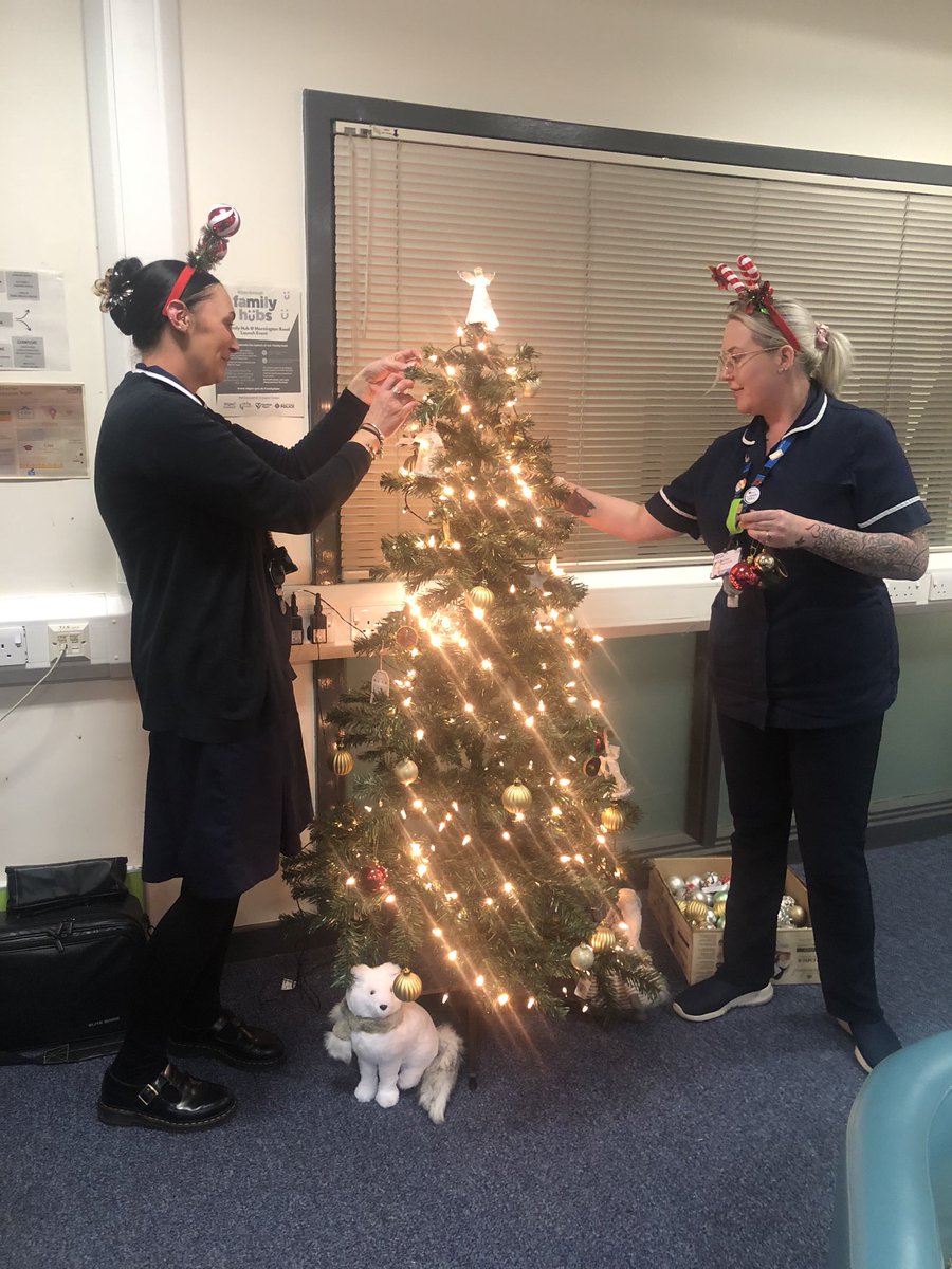 Helen Eckersley (@heleneckersley) on Twitter photo The festivities have started at Wigan SCMHT.
Staff are enjoying our daily staff well-being advent calendar and a decoration hour of the tree. <a href="/NatMol722769/">Nat Mol</a> <a href="/Polly_Solomon/">Paula Solomon</a> <a href="/demi_louise11/">Demi Louise</a> <a href="/GMMH_NHS/">Greater Manchester Mental Health</a> The festivities have started at Wigan SCMHT.
Staff are enjoying our daily staff well-being advent calendar and a decoration hour of the tree. <a href="/NatMol722769/">Nat Mol</a> <a href="/Polly_Solomon/">Paula Solomon</a> <a href="/demi_louise11/">Demi Louise</a> <a href="/GMMH_NHS/">Greater Manchester Mental Health</a>