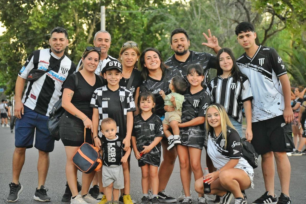 ¡TODOS A CÓRDOBA! 🚍🐺

➡️ ¡Nuestra institución difunde el servicio de colectivo para trasladar a la familia blanquinegra a la Final del Reducido!

✅ Reservá los pasajes vía WhatsApp al 2612483720