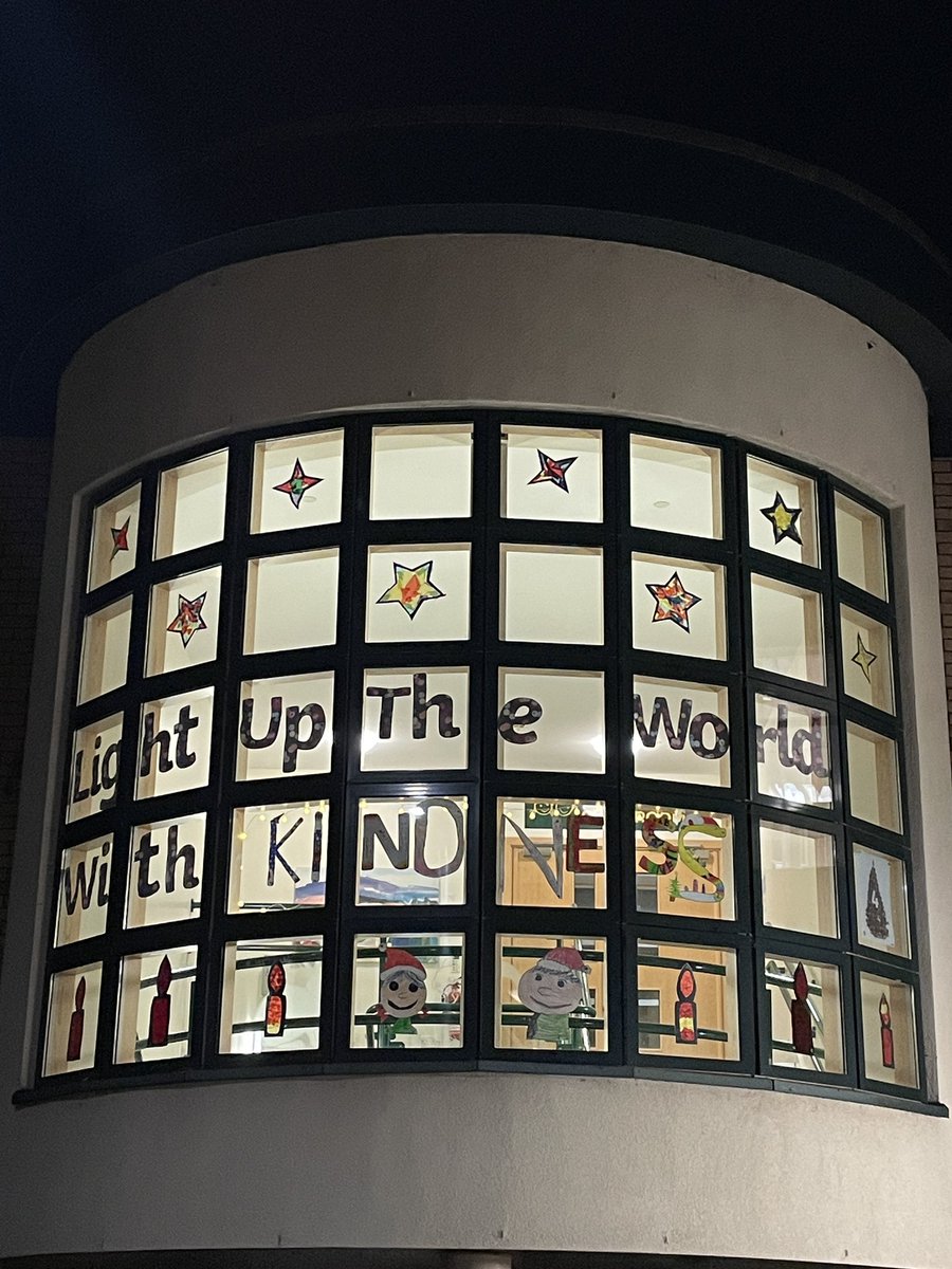 Roecroft Lower School (@roecroftlower) on Twitter photo Our advent window ✨🎄🕯️ Our advent window ✨🎄🕯️