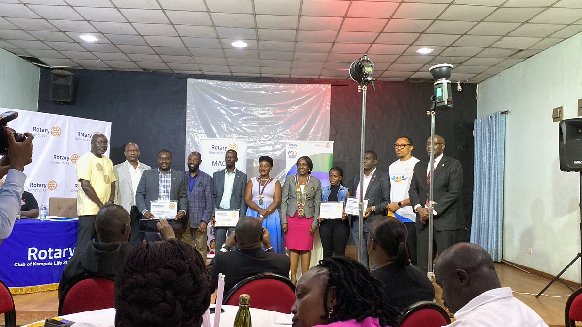 Our guests from @rotaryD142n, Nigeria are busy enjoying all rotary fellowships around Kampala. Today, “at DG’s <a href="/dgrotaryd9213/">DG Geoffrey Martin Kitakule</a> visit to <a href="/rcklalifestars/">Rotary Club Kampala Life Stars</a>”,DGE KELECHI ANYANWU pinned a new member into the rotary family