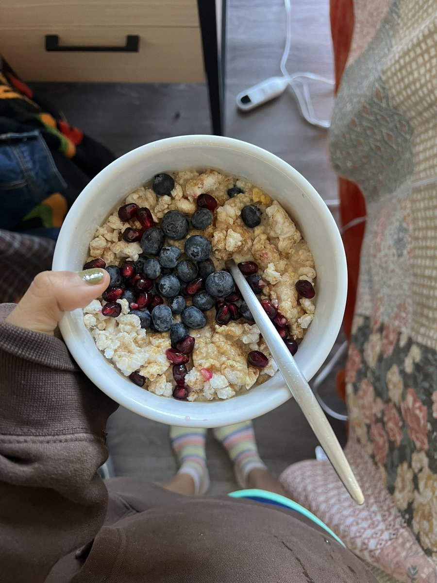 breakfast after spiraling for the past few days, hey guys i’m alive

unwell but alive 🩷🩷🩷