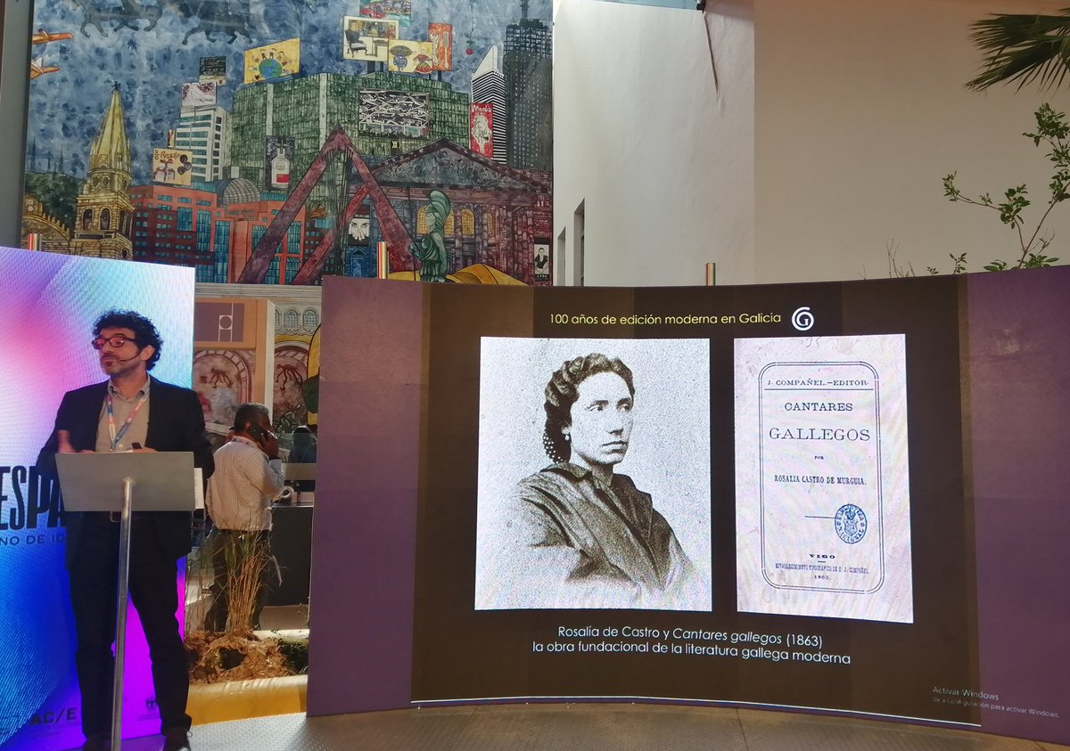 EditorasGalegas's tweet photo. Nestes momentos a FIL Guadalaxara acolle a conferencia e o acto de presentación da edición bilingüe do libro 📗 100 años de edición moderna en Galicia, a cargo do presidente da AGE, Henrique Alvarellos. https://t.co/8XDriyF57O