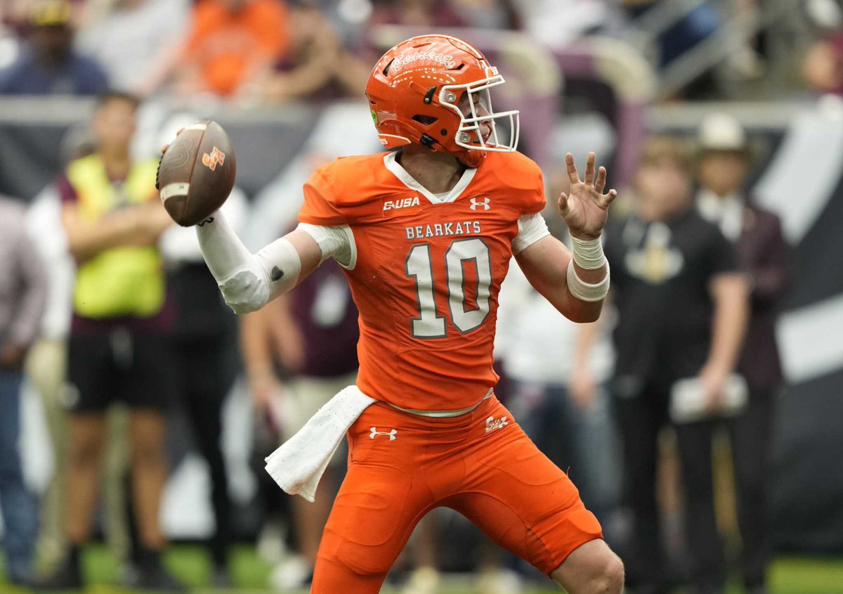 Like this tweet to vote for Hunter Watson.

 Voting ends 12/5 at 12PM ET.