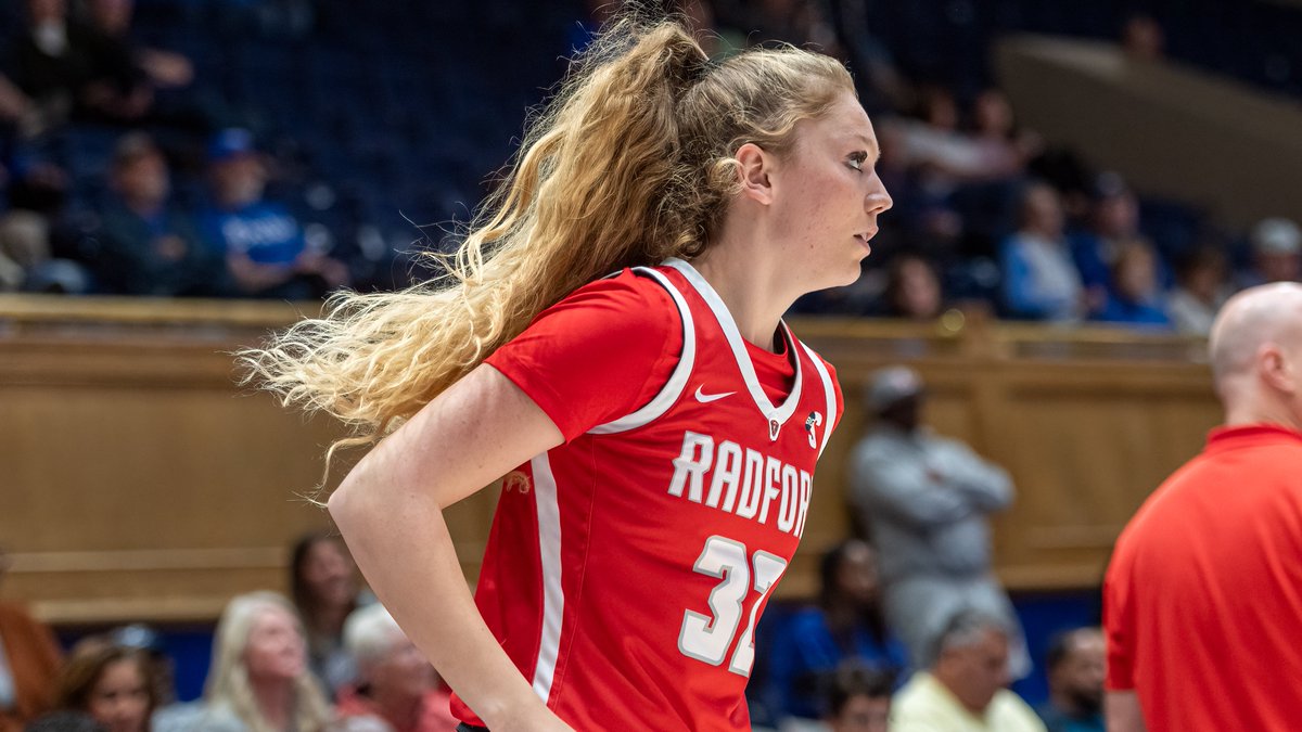 END OF 3Q | Radford 49, Loyola 40

Angelina STEPPING UP! 😤💪 She nails a three and converts an and-one for a six point swing to close the third quarter!

#RiseAndDefend