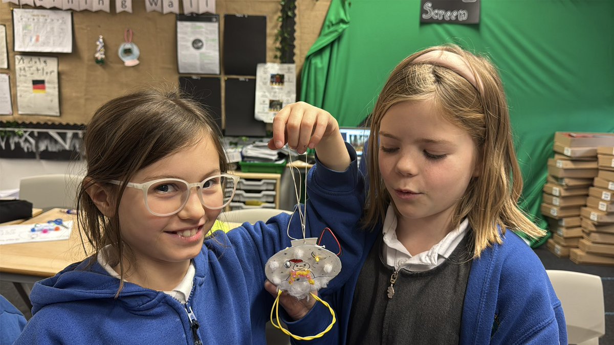 DXGrant01's tweet photo. @digilearnpkc @microbit_edu We haven’t finished but we’ve ticked a lot of these boxes with our recent Microbit activities! They play Christmas songs and light LEDs too! https://t.co/0W3xjZwrah