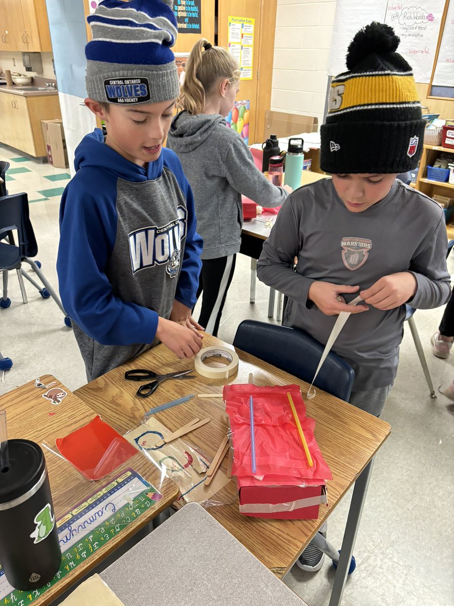 QuakerVillagePS's tweet image. Day 3: 
We are exploring the world of STEM. Ask your child what their task was today!