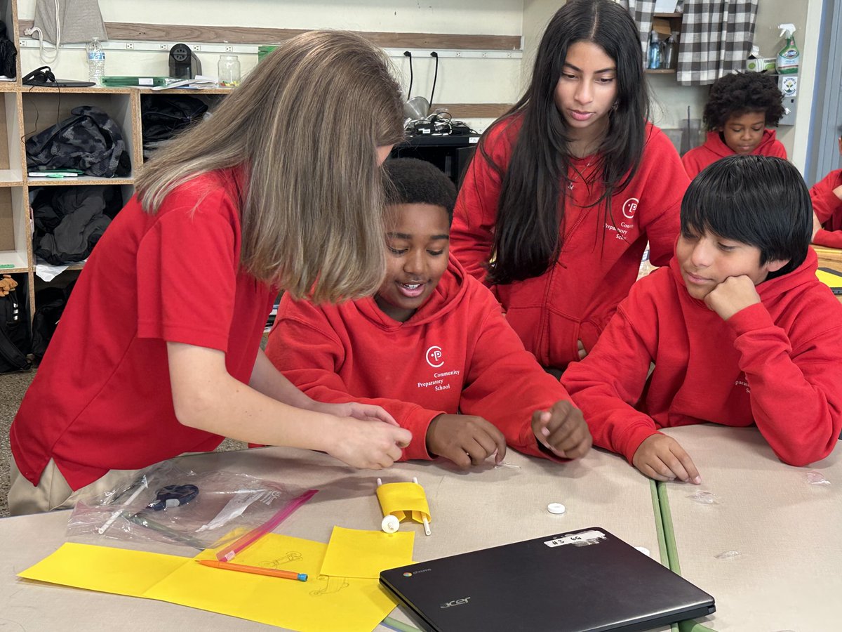 GuyonNicole's tweet image. 6th graders ⁦@Community_Prep⁩ are building a car powered by wind with ⁦@narrabay⁩
