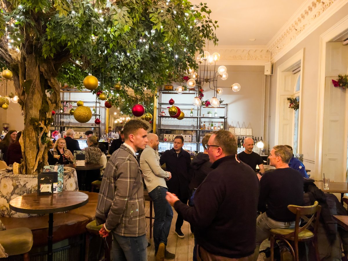 PerformPartners's tweet image. What an amazing evening at &quot;Behind the Curtain at VMware Explore&quot;! A huge thank you again to everyone who joined us. To make sure you don&apos;t miss an event like this - register your details on the website: hubs.li/Q02-phrW0 #VMwareExplore #PerformPartners #EventRecap