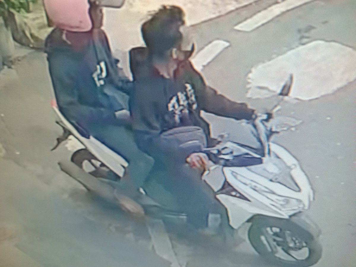 adprtmaputra's tweet photo. "X Please do your magic"

Hari ini baru aja musibah hilang motor pribad di depan rumah. 
Honda beat street thn 2021 (Hitam)
Motor dengan plat no B 3191 PJT
Kronologisnya kejadian tgl 4 Desember 2024 jam 14.06 
Di jalan pualam raya 006/04 Sumurbatu, Kemayoran, Jakarta pusat. https://t.co/oZgVKHOVeI