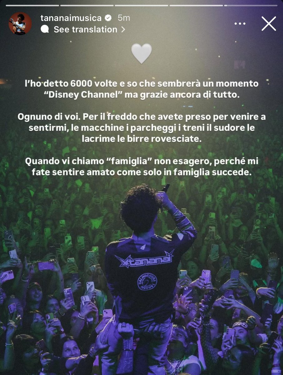 dailytananai's tweet image. “Quando vi chiamo “famiglia” non esagero perché mi fate sentire amato” 🤍