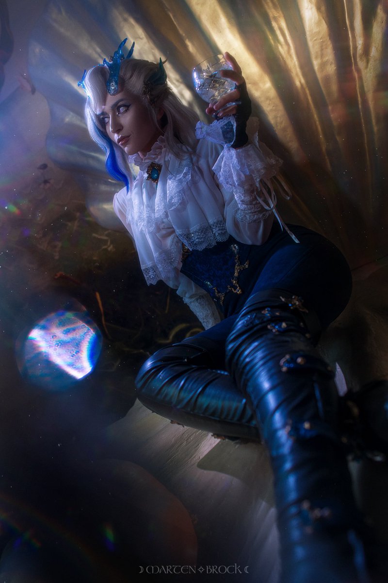 Goth Winnie (@manulysart) on Twitter photo У меня нет сил оформлять пост.
Мне отдали фото с ракушкой. Я в любви.
Ph <a href="/mothermarten/">Катя Куница</a>
#Neuvilette У меня нет сил оформлять пост.
Мне отдали фото с ракушкой. Я в любви.
Ph <a href="/mothermarten/">Катя Куница</a>
#Neuvilette