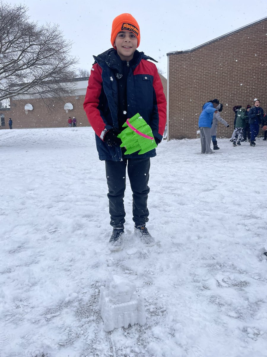 Having so much fun during our first snowy recess! Some of our friends are seeing snow for the first time 🫶🏼🌨 <a href="/John23OCSB/">St. John XXIII School</a>