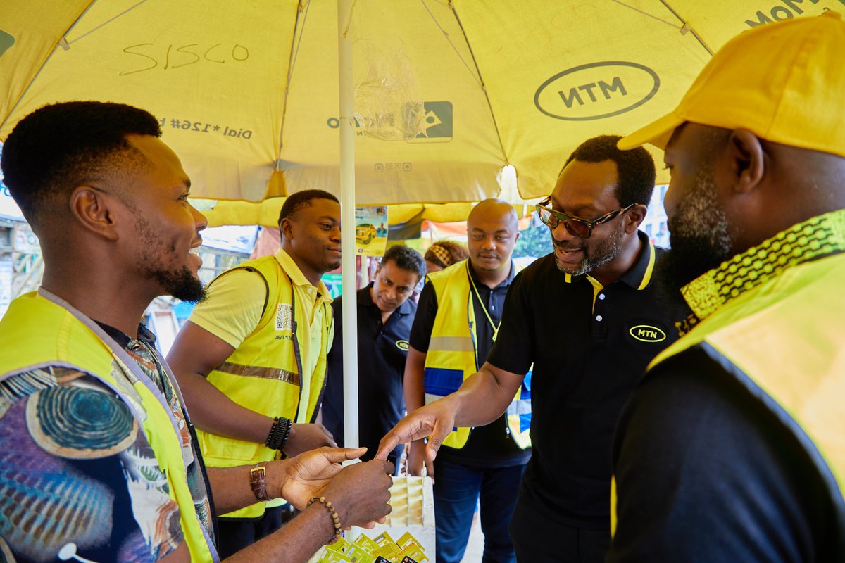MTNCameroon's tweet image. .@MTNGroup delegation also visited MTN agents in kiosks, @MTNCameroon technical centre, and experienced the #MTN237BOSS end-of-year campaign.
#DoingGoodTogether #DoItSmart #CloseTheGap