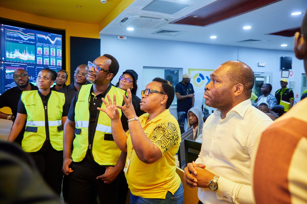 MTNCameroon's tweet image. .@MTNGroup delegation also visited MTN agents in kiosks, @MTNCameroon technical centre, and experienced the #MTN237BOSS end-of-year campaign.
#DoingGoodTogether #DoItSmart #CloseTheGap