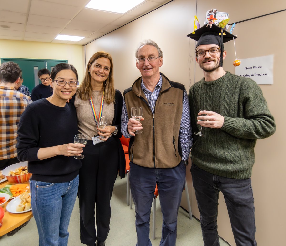 TheSainsburyLab's tweet image. Big congratulations to @alexjmcclelland for successfully defending his PhD thesis. Thanks to the examiners Núria Sánchez Coll and @jonathandgjones and Alex&apos;s supervisor @wenboEffector
