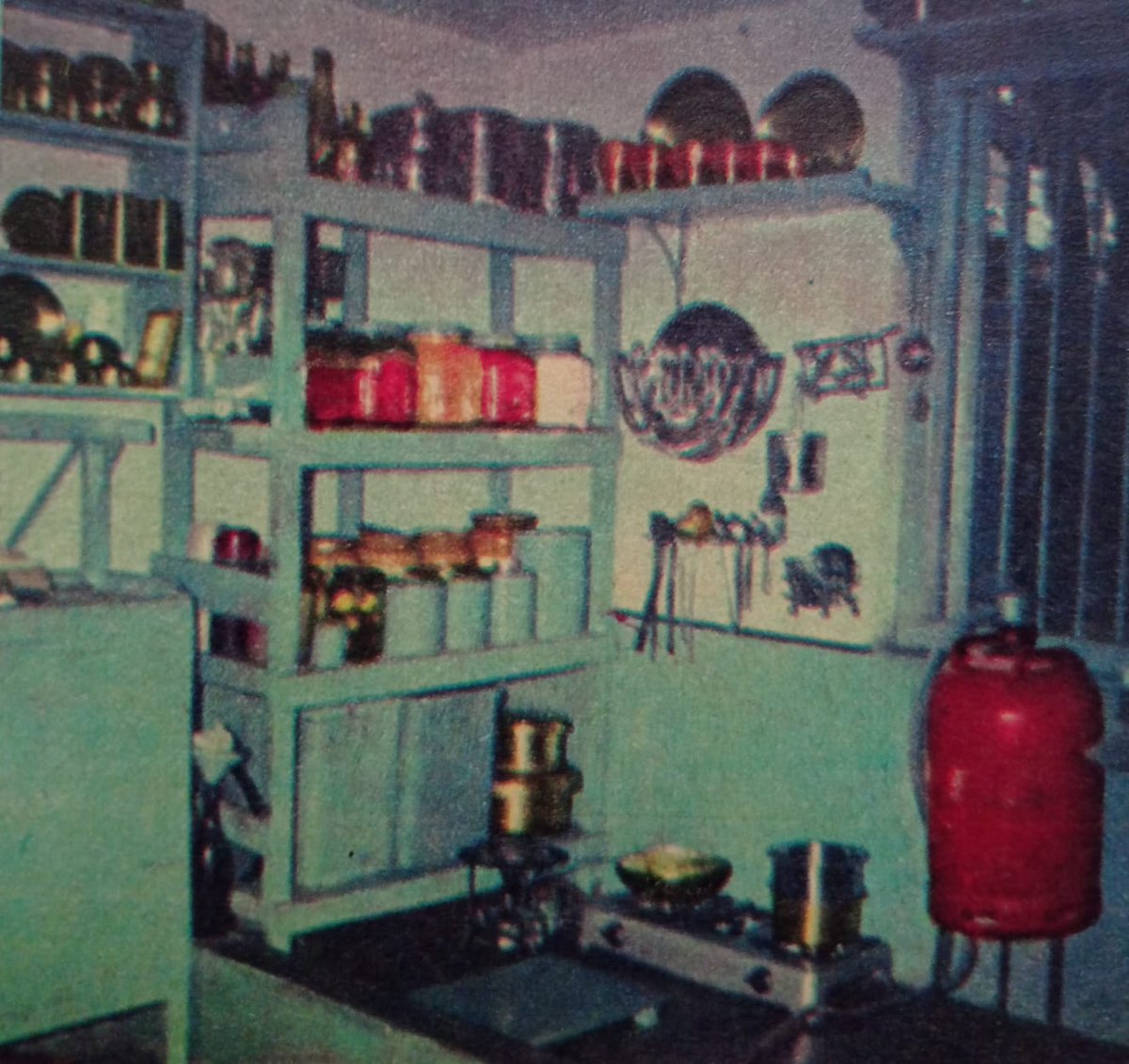 IndiaHistorypic's tweet image. Indian Kitchen In 1969
