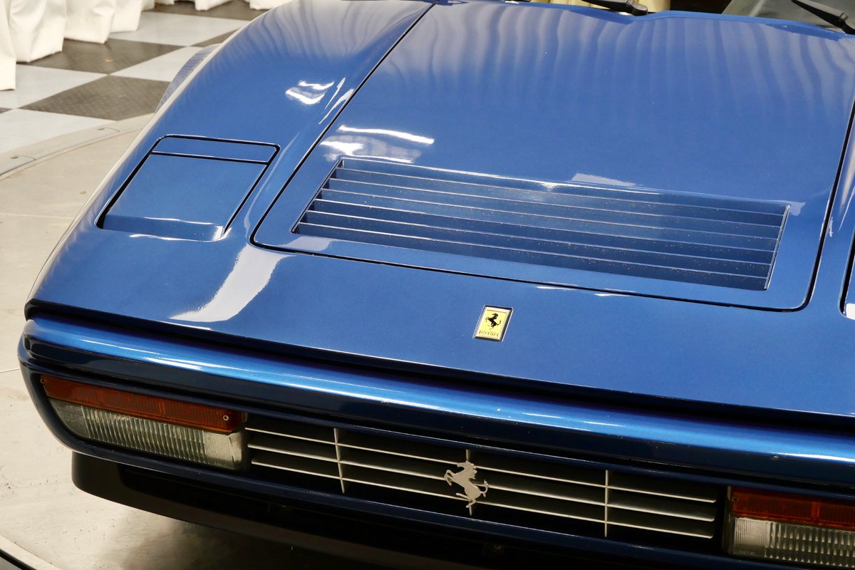 MarshallGoldmBH's tweet image. This 1989 Ferrari 328 GTS is a showstopper! With a 3.2L V8, the legendary gated 5-speed manual, and upgrades like ABS, revised suspension, and those sleek convex wheels, this final-year 328 is driving perfection. #FerrariFun #Icon 

🔗: bit.ly/3ODw8bl