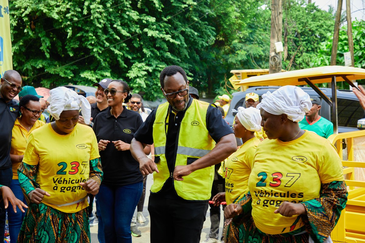 MTNCameroon's tweet image. .@MTNGroup delegation also visited MTN agents in kiosks, @MTNCameroon technical centre, and experienced the #MTN237BOSS end-of-year campaign.
#DoingGoodTogether #DoItSmart #CloseTheGap
