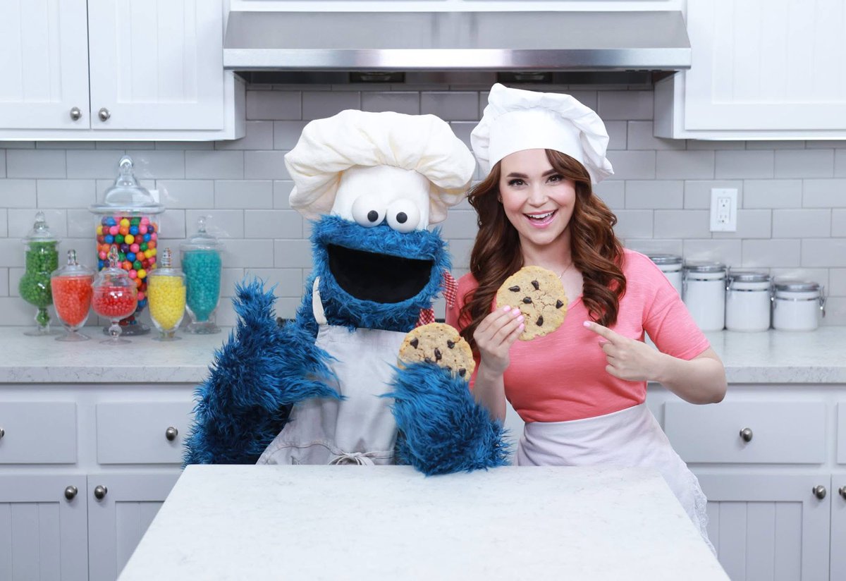 Happy #NationalCookieDay 🍪❤️🎉 What’s your favorite type of cookie??

#CookieMonster <a href="/sesamestreet/">Sesame Street</a> <a href="/RosannaPansino/">Rosanna Pansino</a> <a href="/MeCookieMonster/">Cookie Monster</a>