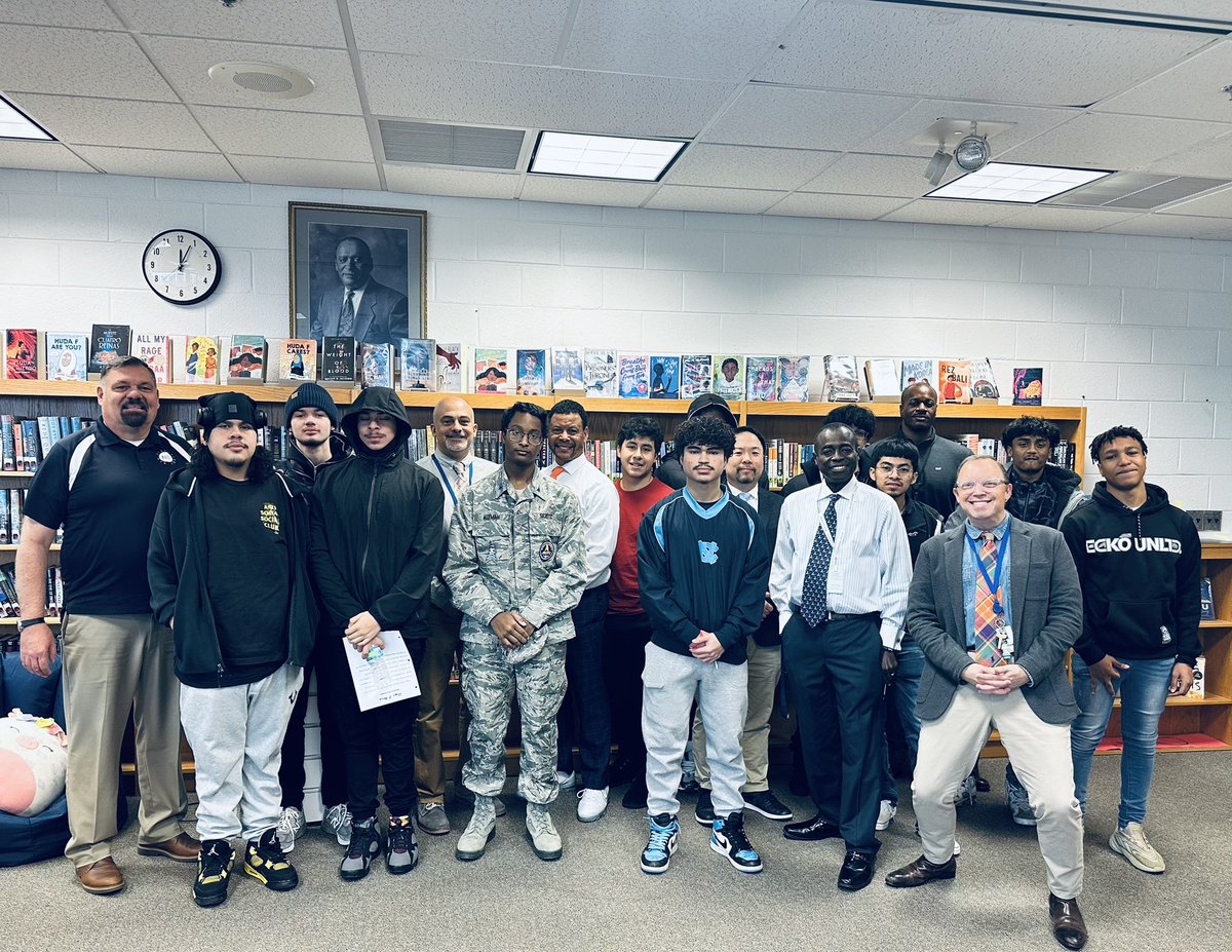 LangstonHS_APS's tweet image. Just wrapped up another fantastic meeting for the Boy2Men workshop! Today, we were honored to have special guests Dr. Ty Byrd and Dr. Chip Bonar. Dr. Byrd shared insightful thoughts on charter, inspiring the boys with his speech. #EveryAPSStudent @DEI_APS  @APSOCC